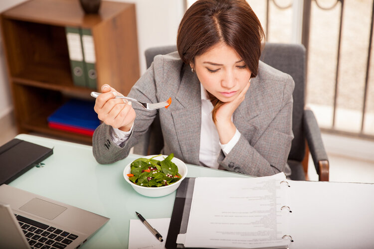 午餐需要避开这几种“增肥”食物，减肥路上才会少一点障碍